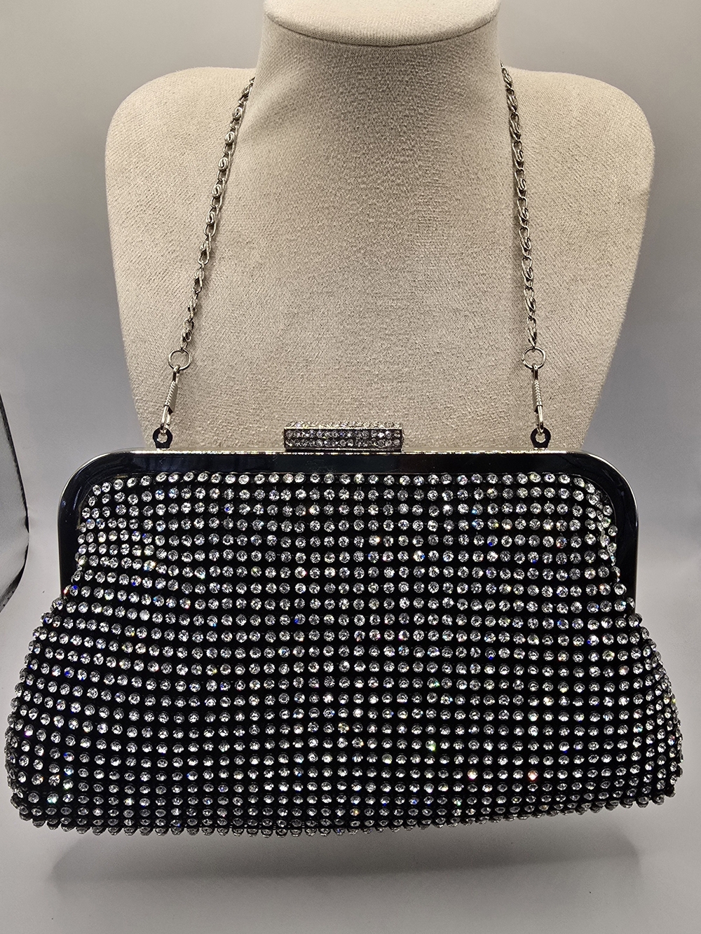 Elegant Black Auroa Crystal Evening Clutch with Chain Strap